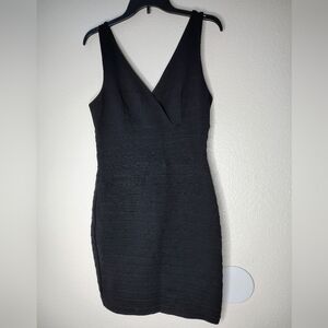 EXPRESS Women's Black Layered Sleeveless V-Neck Strechy Zip Back Dress Sz M